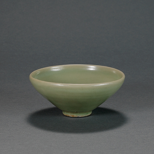 An early Yaozhou celadon bowl