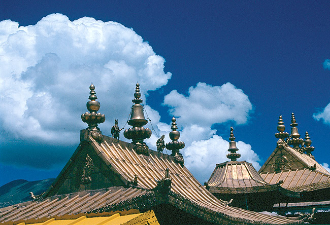 The rooftop of the Jokhang Temple