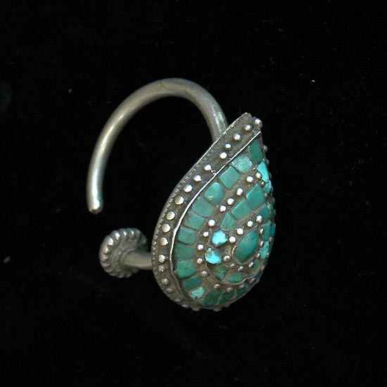 Earring with turquoise