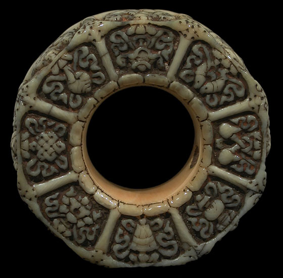 Rare, very finely carved ivory Ritual Ring
