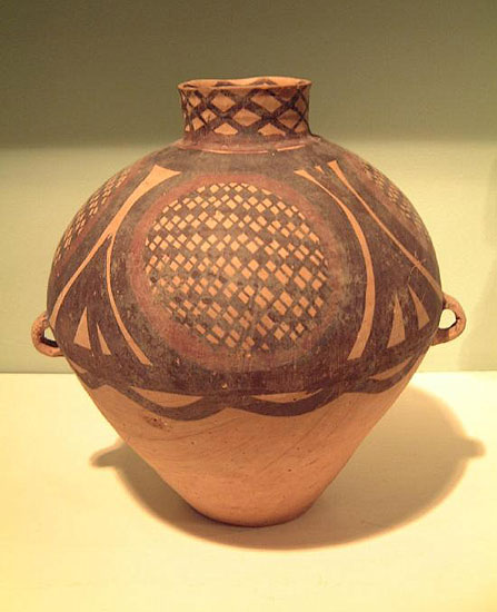 A Banshan-type Neolithic pottery jar 