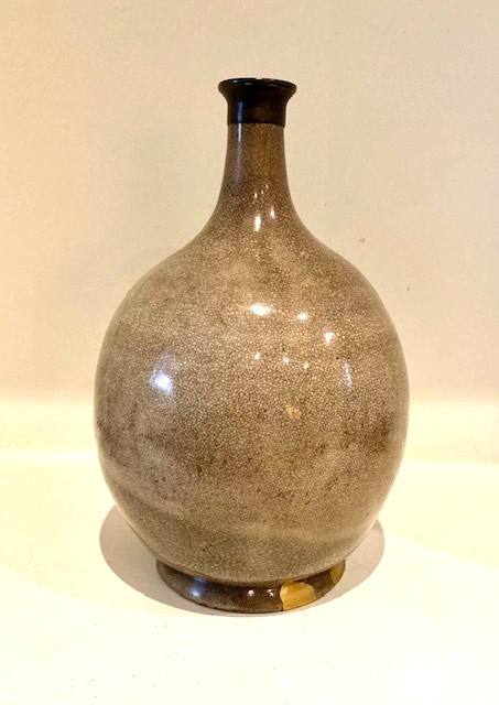 Rare 17th century Japanese bottle